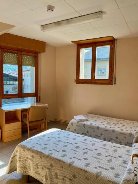 Residencia Sagrada Familia Ξενοδοχείο Σέου δ' Ουρζέλ Εξωτερικό φωτογραφία